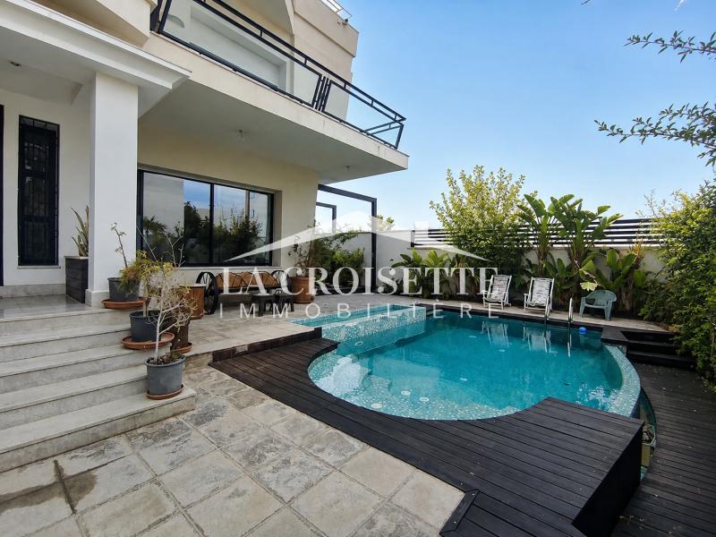 Villa S+7 avec piscine au Lac 2